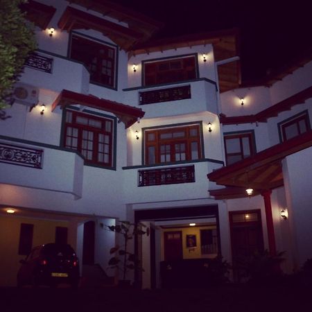 Hotel Mandakini Battaramulla Exteriér fotografie
